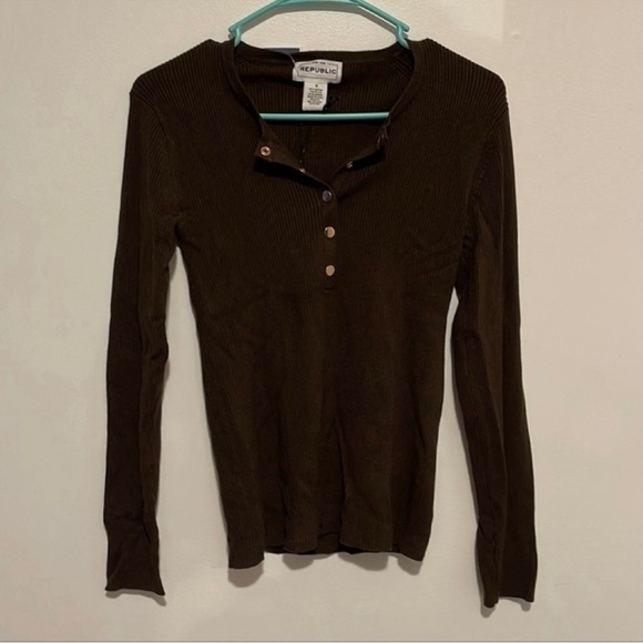 For The Republic Sweaters - NWT For The Republic brown knit sweater gold buttons fall ribbed material